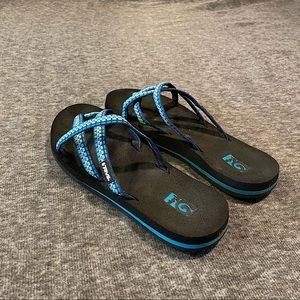 3 for $25 🎉 Womens Teva Sandals